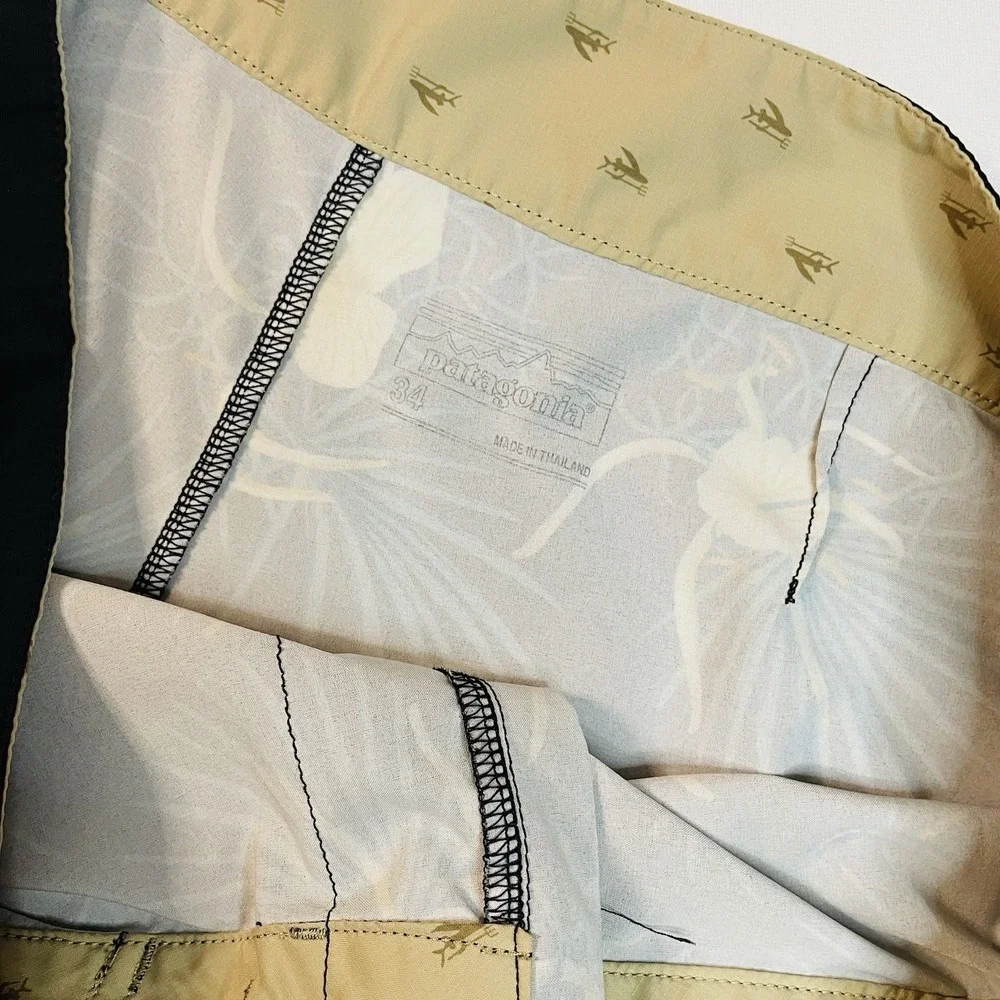 Patagonia Men's Board‎ Shorts Tropical Floral Print Black Blue Size 34